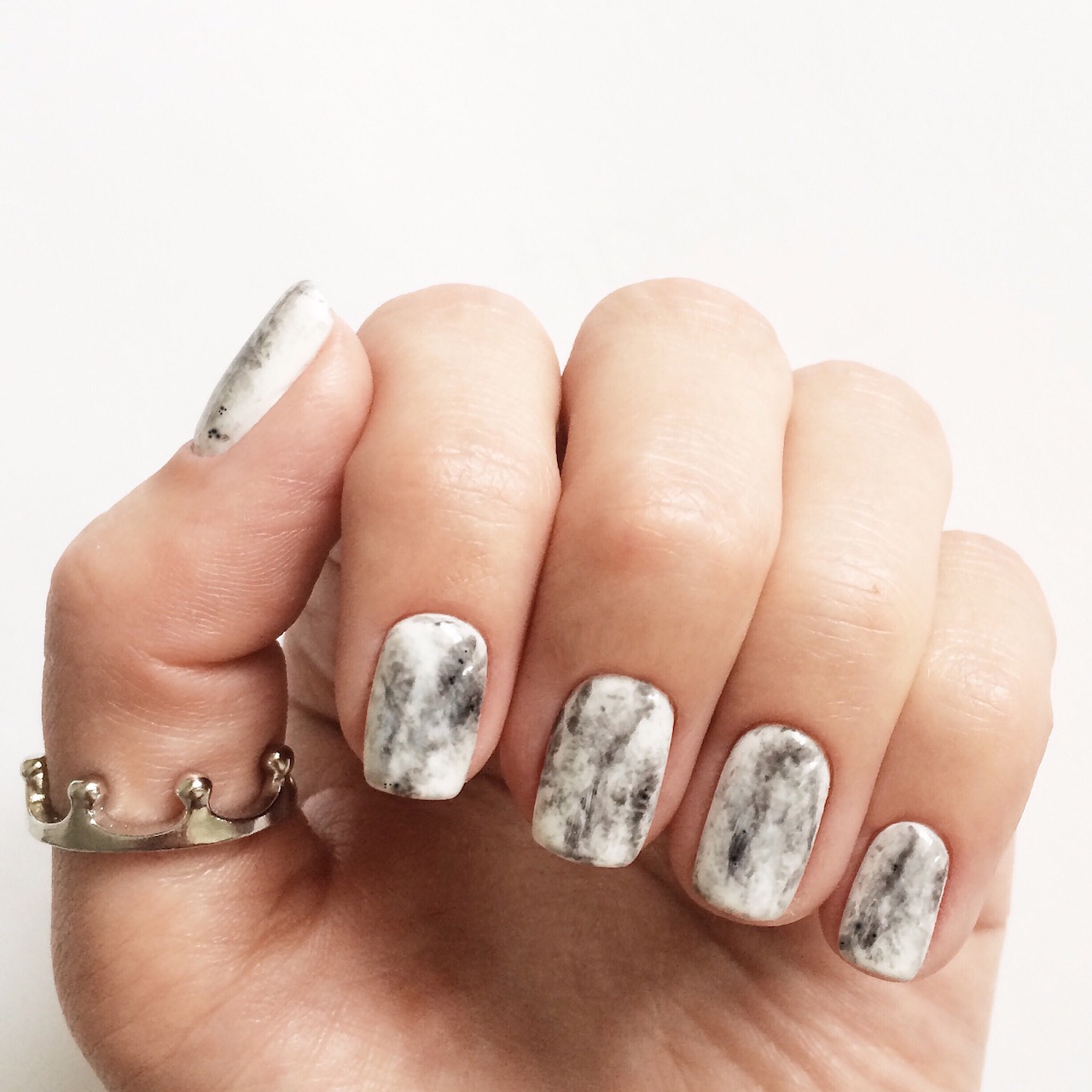marble-nails-design-2021-08-29-09-55-50-utc.jpg